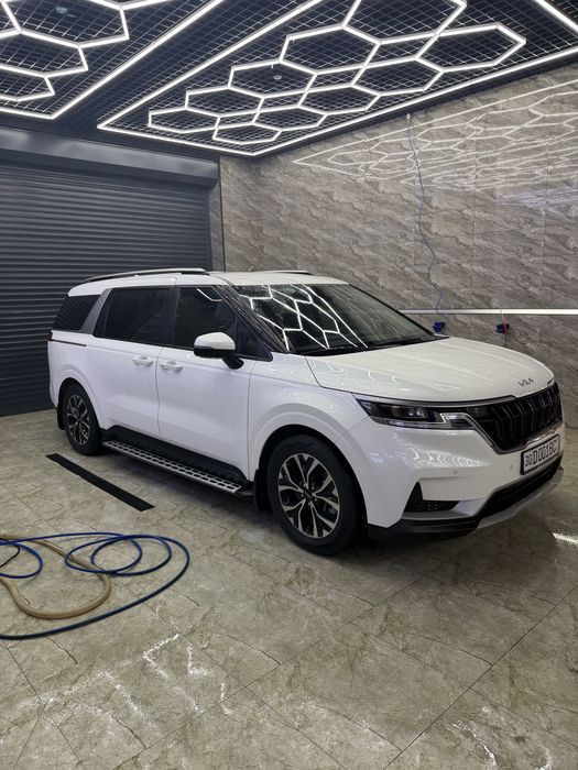 Kia Carnival 2023 yil 87000 probeg kraskasi tozza 2 propan gaz
