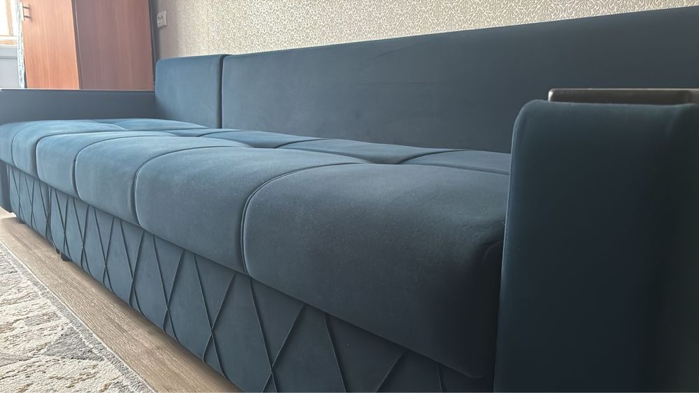 Продам диван.