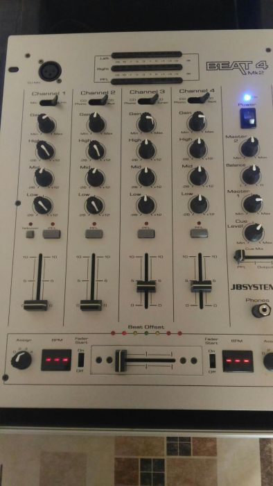 Pupitru complet dj beat 4mk2