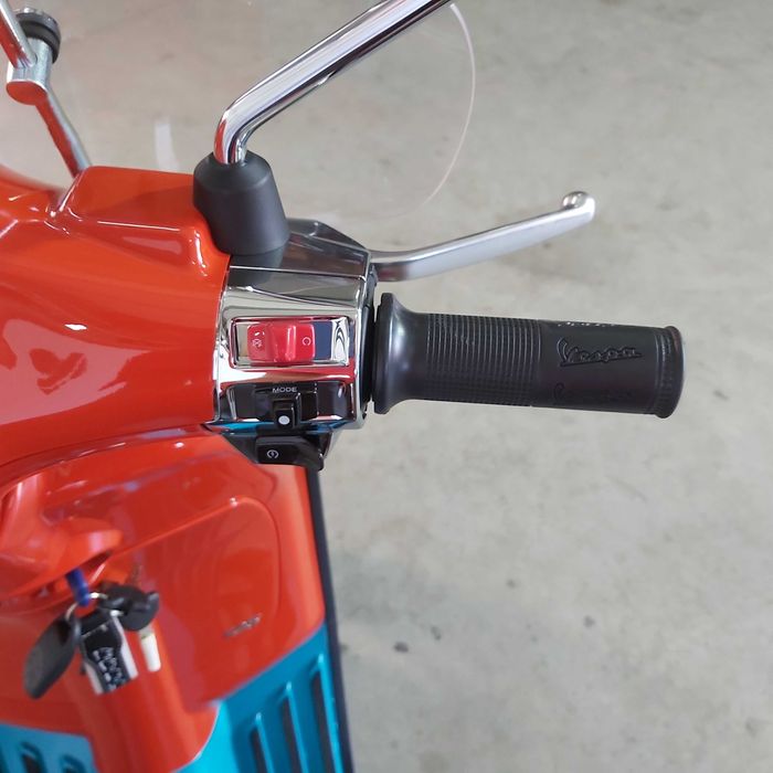 Scuter Piaggio Vespa ABS 125cc | P44736 | motomus.ro