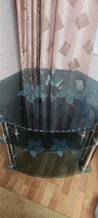 Продам полку для телевизора