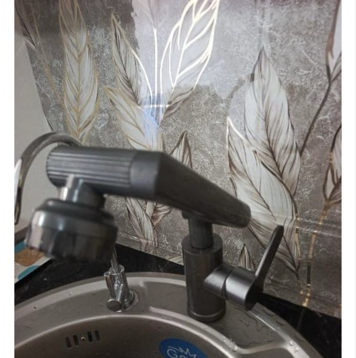 Смеситель для кухни удобный