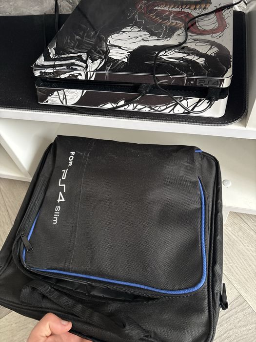 Продам PS 4 Slim  1Tb