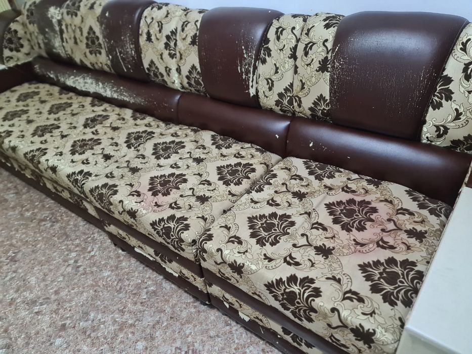 Диван четырехместный