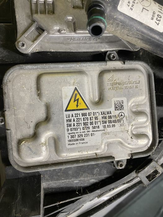 Far St Mercedes S W221 Facelift volan stanga Pret 3000 lei