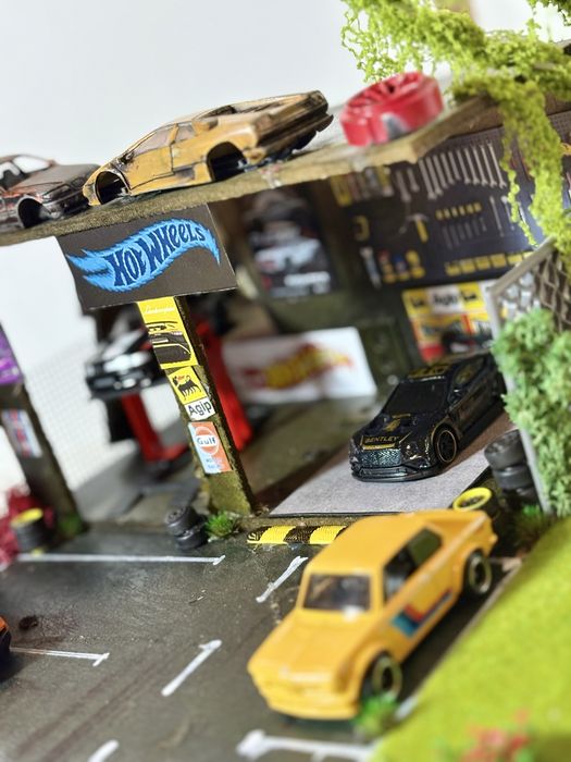 Dioramă service hotwheels