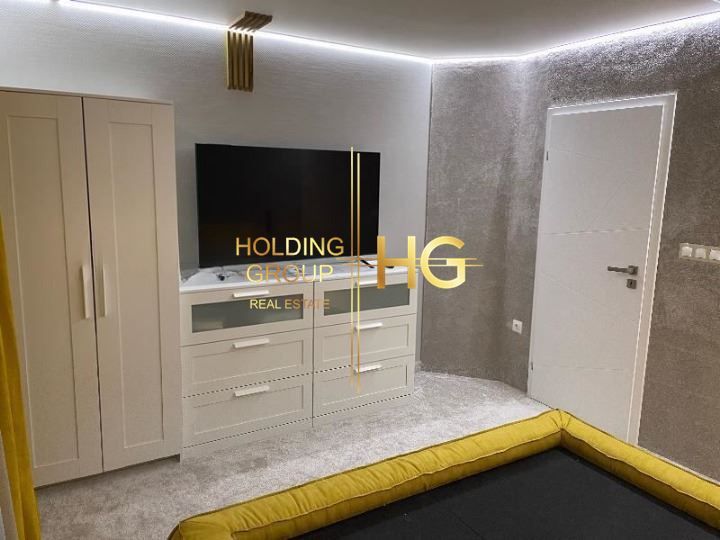 Продава се Тристаен апартамент в Варна, Бриз - 130 кв.м за 2924 €/кв.м - Снимка #5