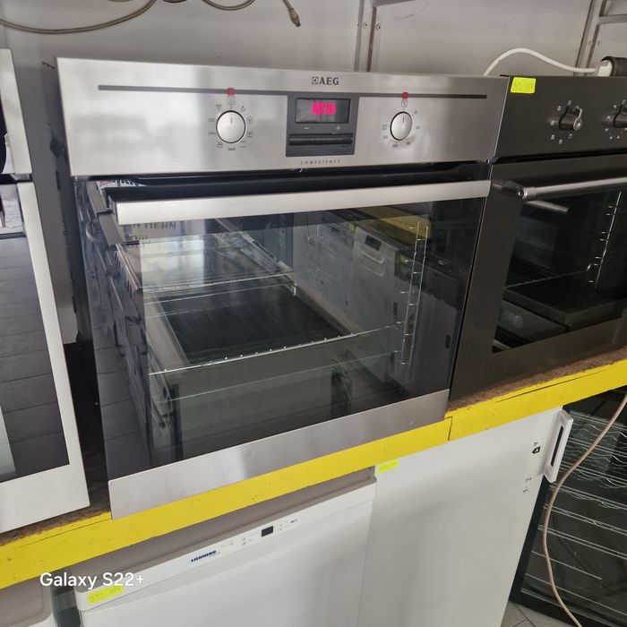 Фурна за вграждане AEG