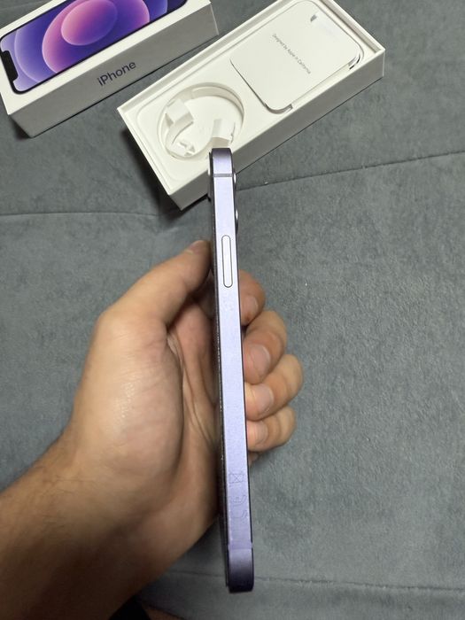 Продаю Iphone 12 - 128 ГБ