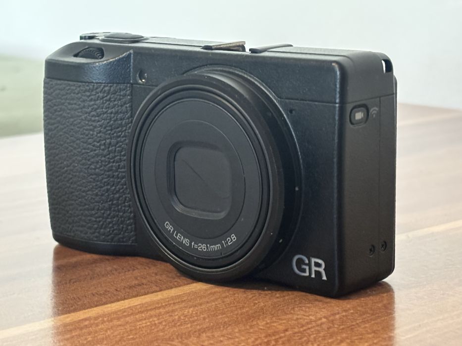 Ricoh GR IIIx ca nou