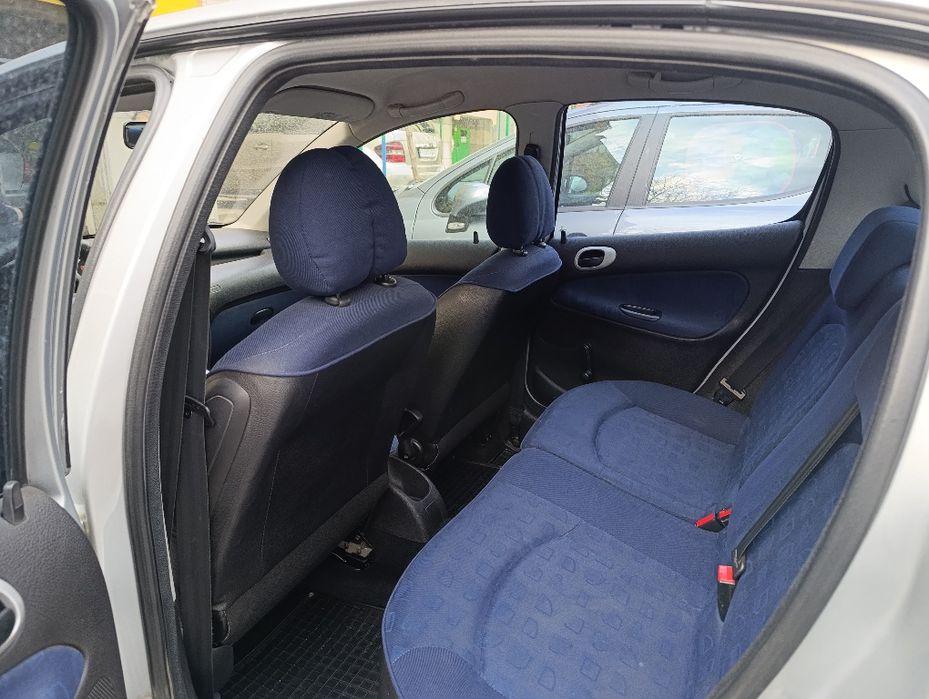 Peugeot 206 1.1 бензин