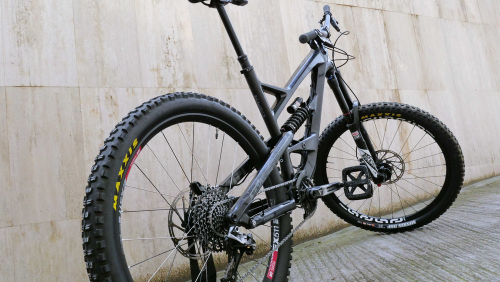 YT Capra CF Comp, ендуро, карбон 13.2 кг, 170 мм ход, RS Lyrik RC3