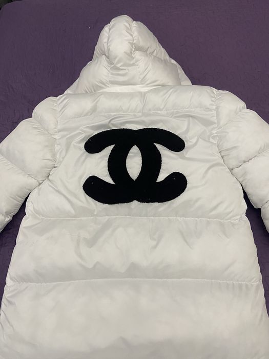 Яке Chanel в бял цвят