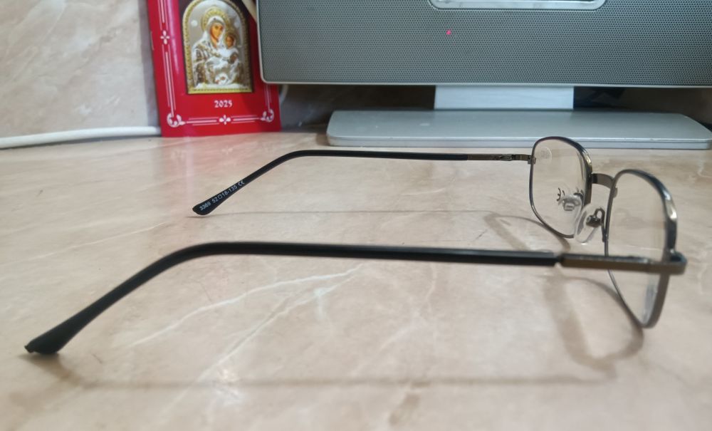 Диоптрични очила с метални рамки