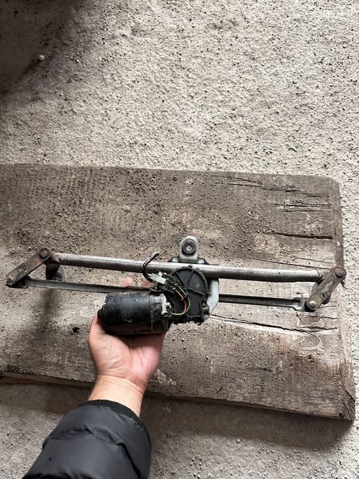 Механизъм предни чистачки Škoda Octavia 1 — комплект с моторче