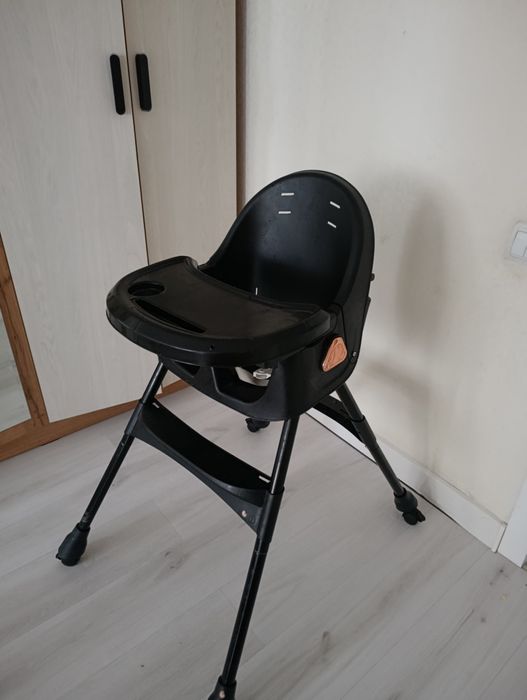 Продам стол для кормления  в отличном состоянии