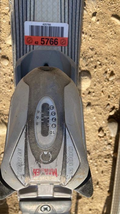 Vând Schiuri și Bete