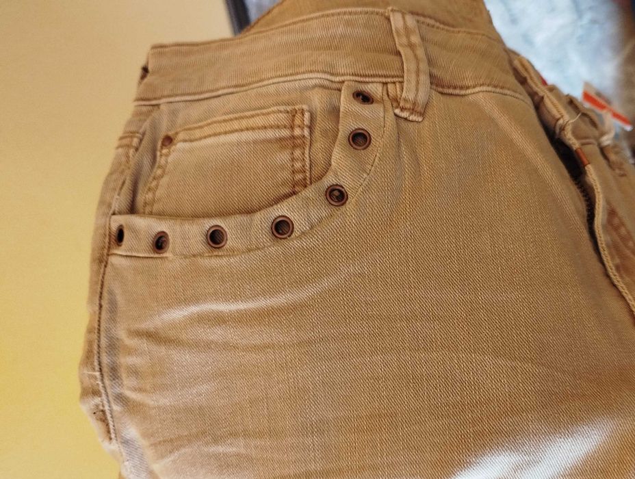 модерни, къси, вталени- tight fit x-slim leg, US размер - W29- бежов