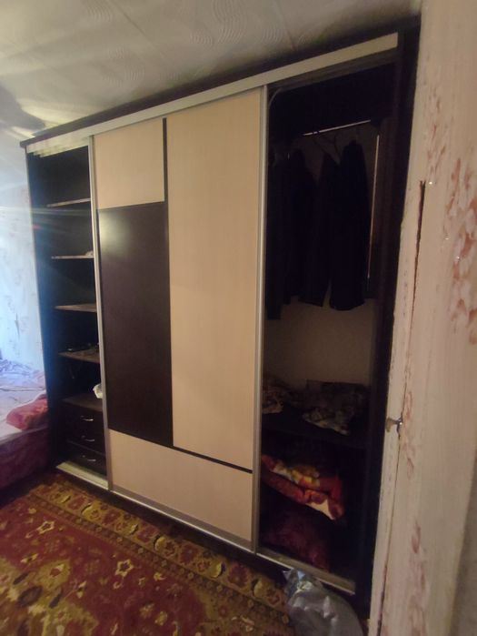 Продам шкаф Бу ширина 2.1 высата 2.4