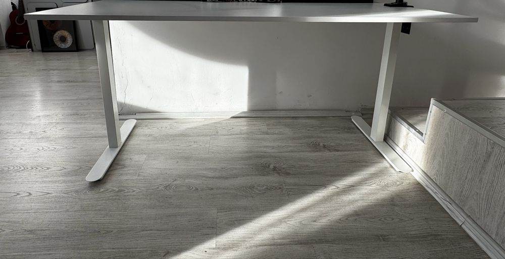 Vand bioru alb cu picioare metalice 80x160