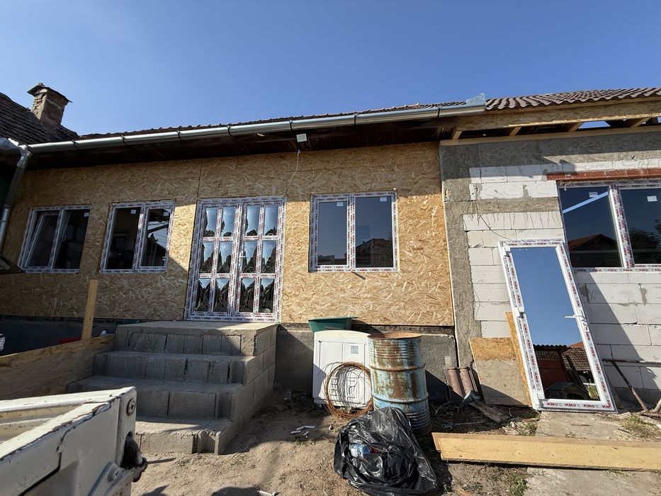 Tamplarie pvc ,usi,ferestre,plase de insecte orice la comanda !