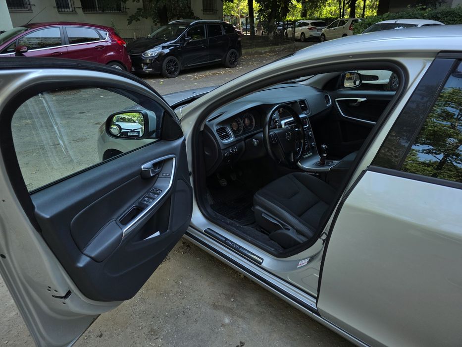 Volvo S60 T3 2012