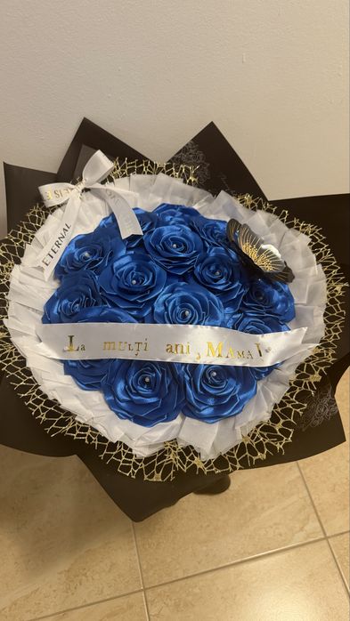 Buchet trandafiri satin