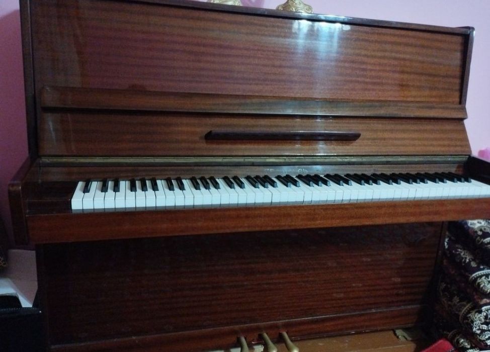 Pianino 5 mln + kelishiladi