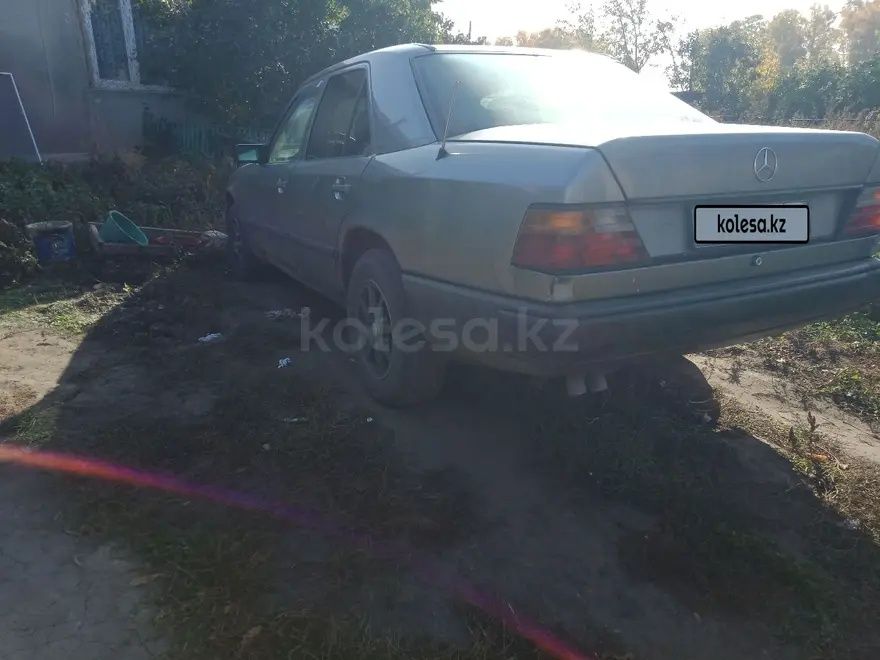 Mercedes-Benz E 250 год 1989