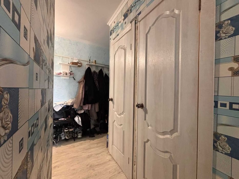 продам двухкомнатную квартиру