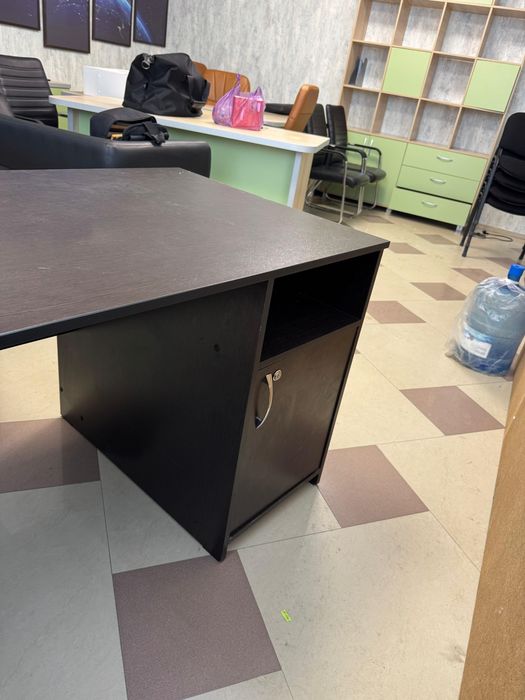 Офисный стол с п приставкой