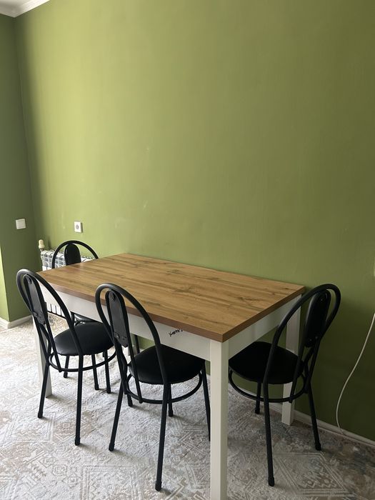 Кухонный стол стульями