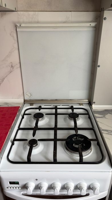 Продам плиту Hotpoint ariston