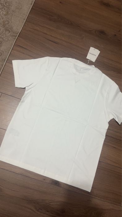 Tricou Valentino Marimea L conditie 10/10