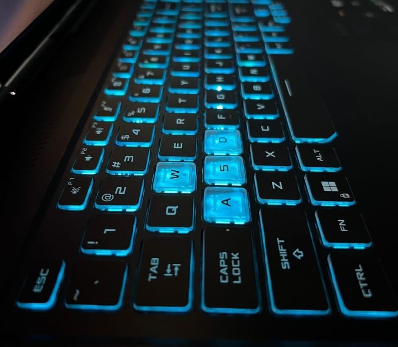 Ноутбук игровой продам