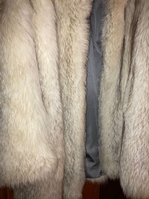 Blană din vulpe argintie