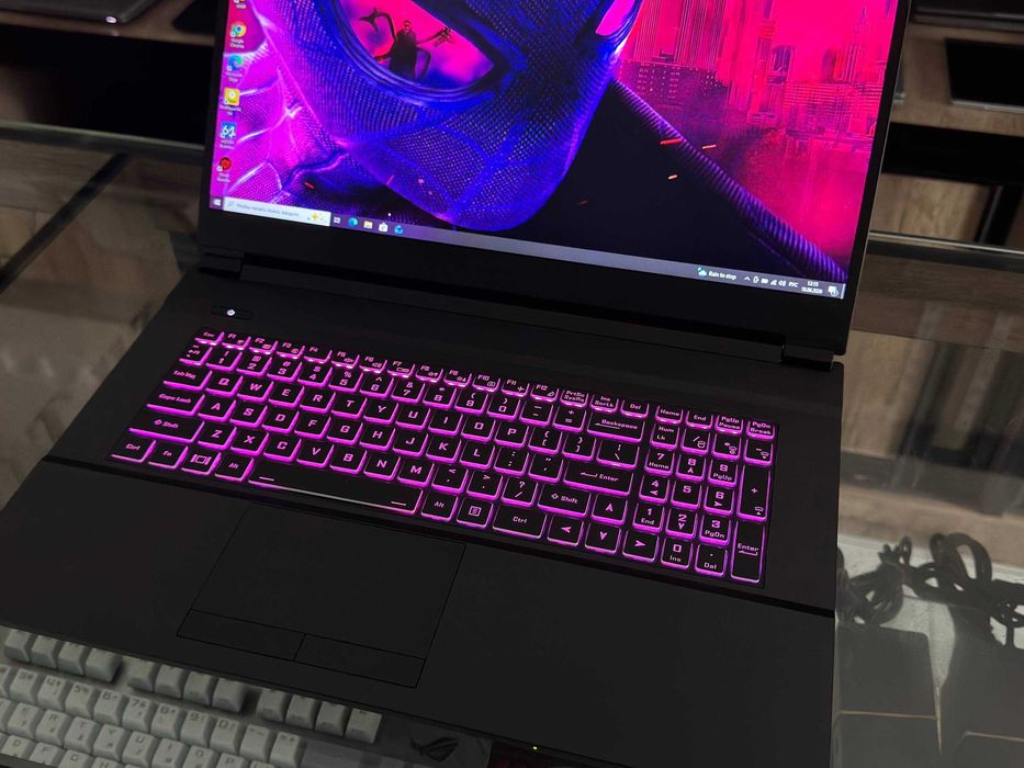 System76 Gazellen Core i7-11800H ram 16 ssd 256 RTX 3060 6 gb