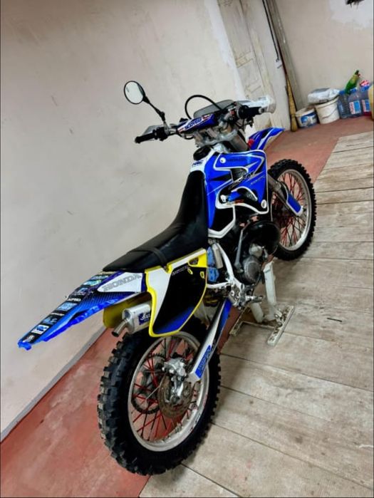 Honda crm 250 2t,1996 года