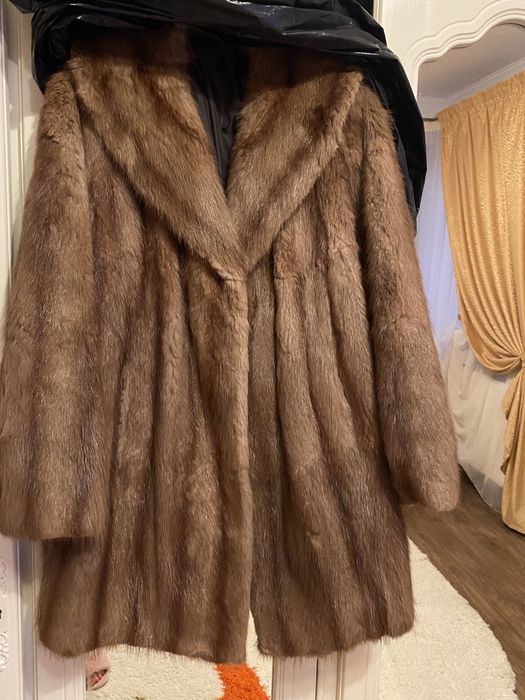 Vand Doua Haine de blana vizon și separat