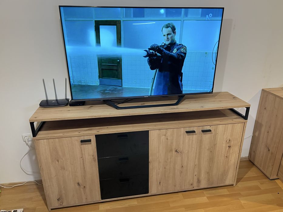 Продавам чисто нов ТВ шкаф/комод