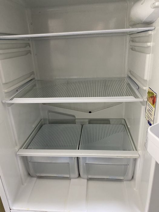 Холодильник indesit в хороошем состоянии