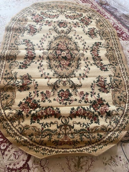 Овальный ковер, кілем