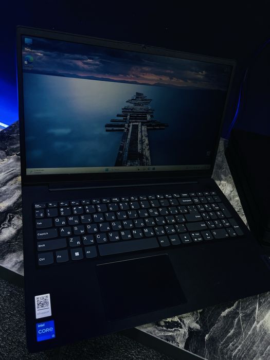 Lenovo noutbuk core i3 holati ideal narx arzon