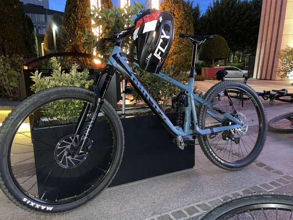 Ghost En Riot 2021 (Bicicleta full suspension)