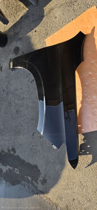 Крыло переднее правое на cadillac escalade