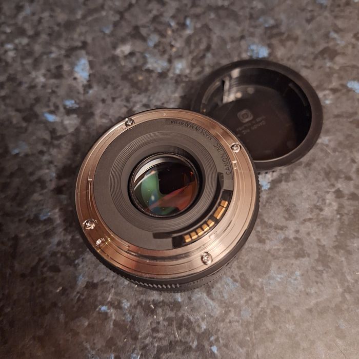 Обектив Canon EF 50mm f/1.8 STM