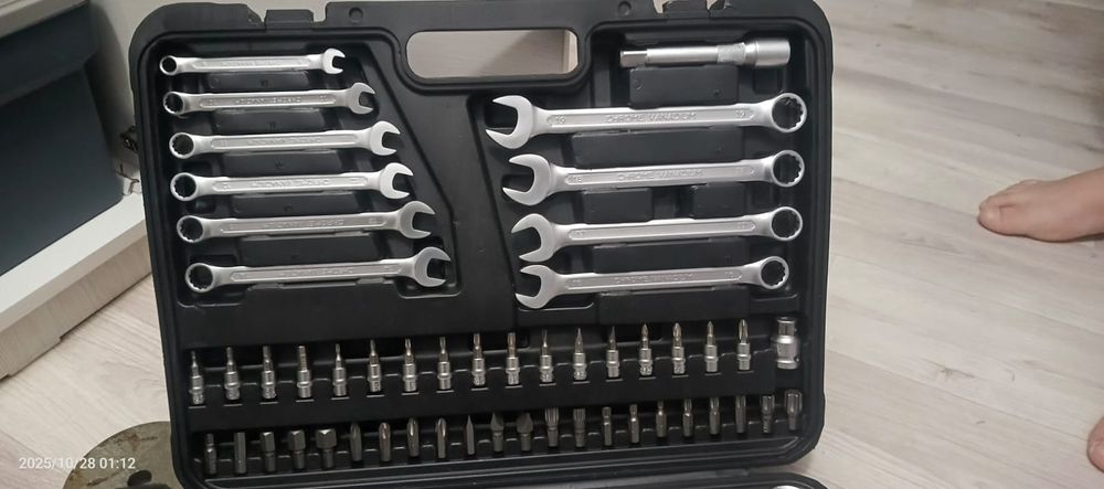 Продам автомобильный набор