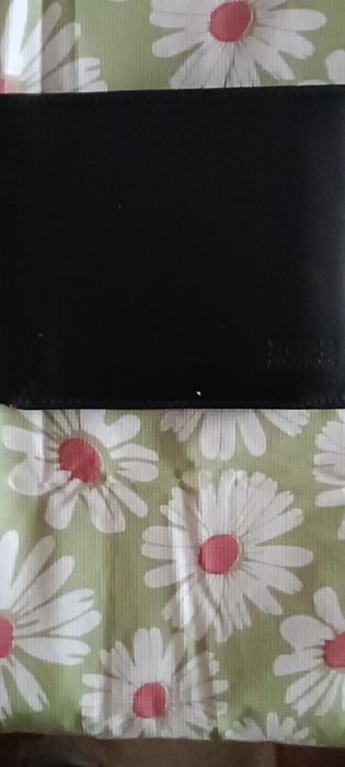 Черен кожен портфейл Hugo Boss