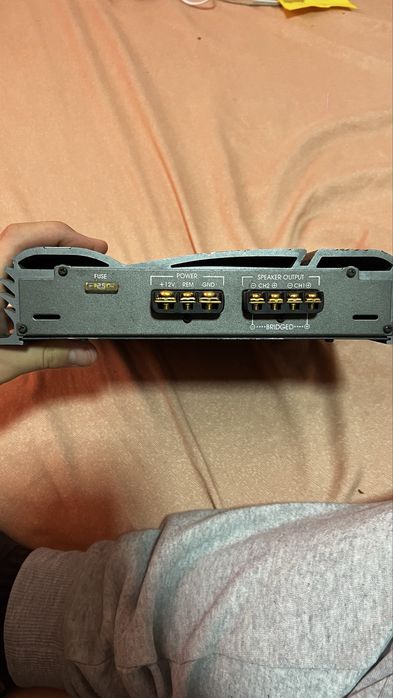 vand statie subwoofer auto