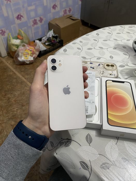 Продам Айфон 12 128gb